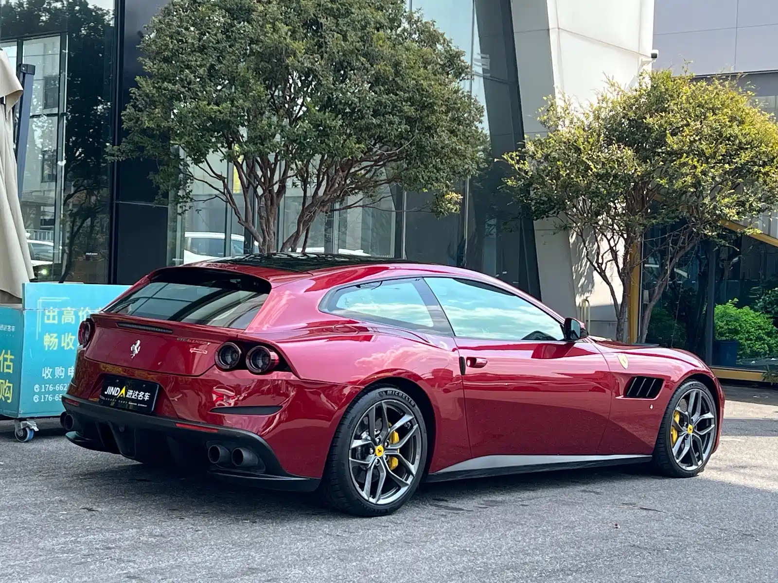 صورة 10 - Ferrari GTC4Lusso