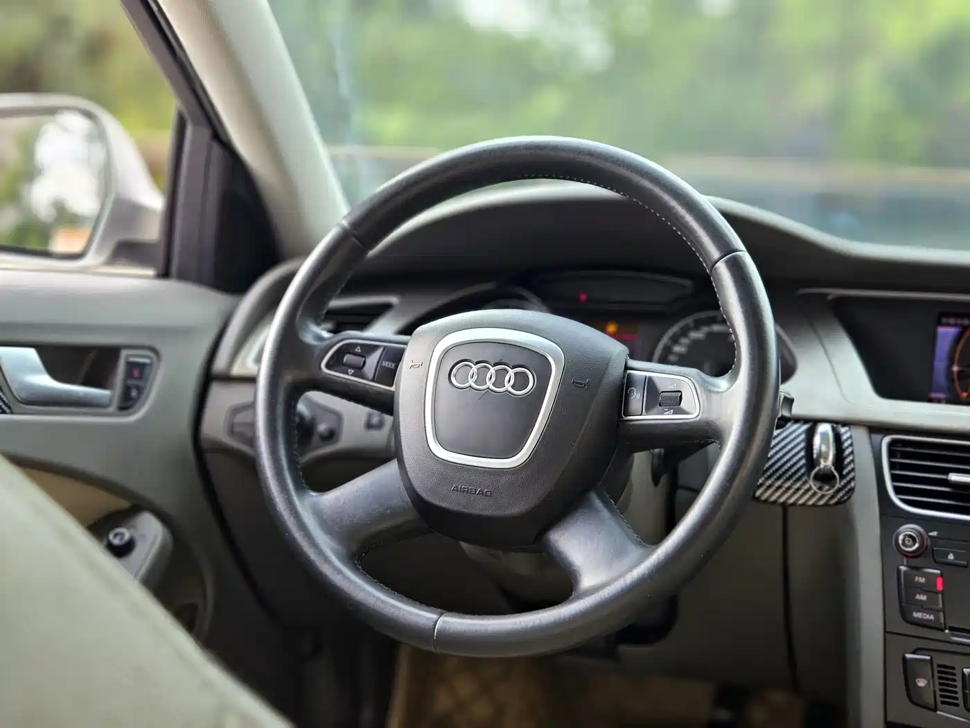 Фото 5 - Audi A4L