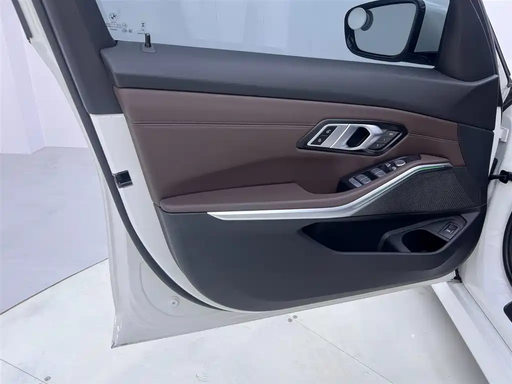 BMW 3 Series 2023 325i M Sport Package фото 17