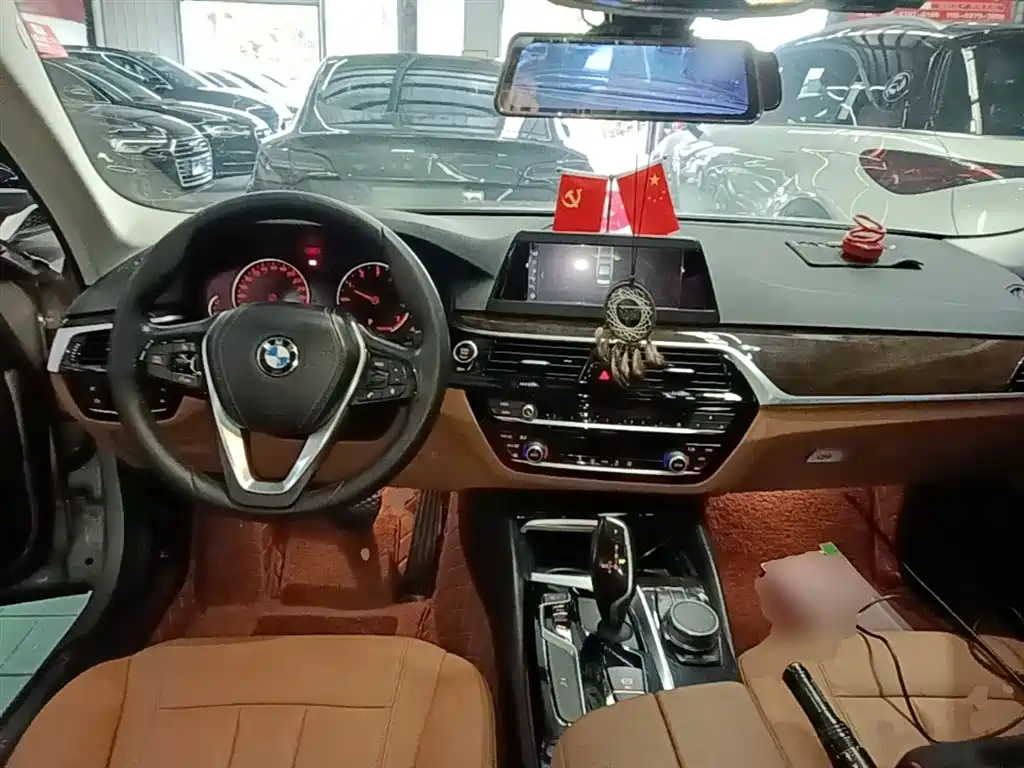 BMW 5 Series 2018 528Li Launch Special Edition фото 10