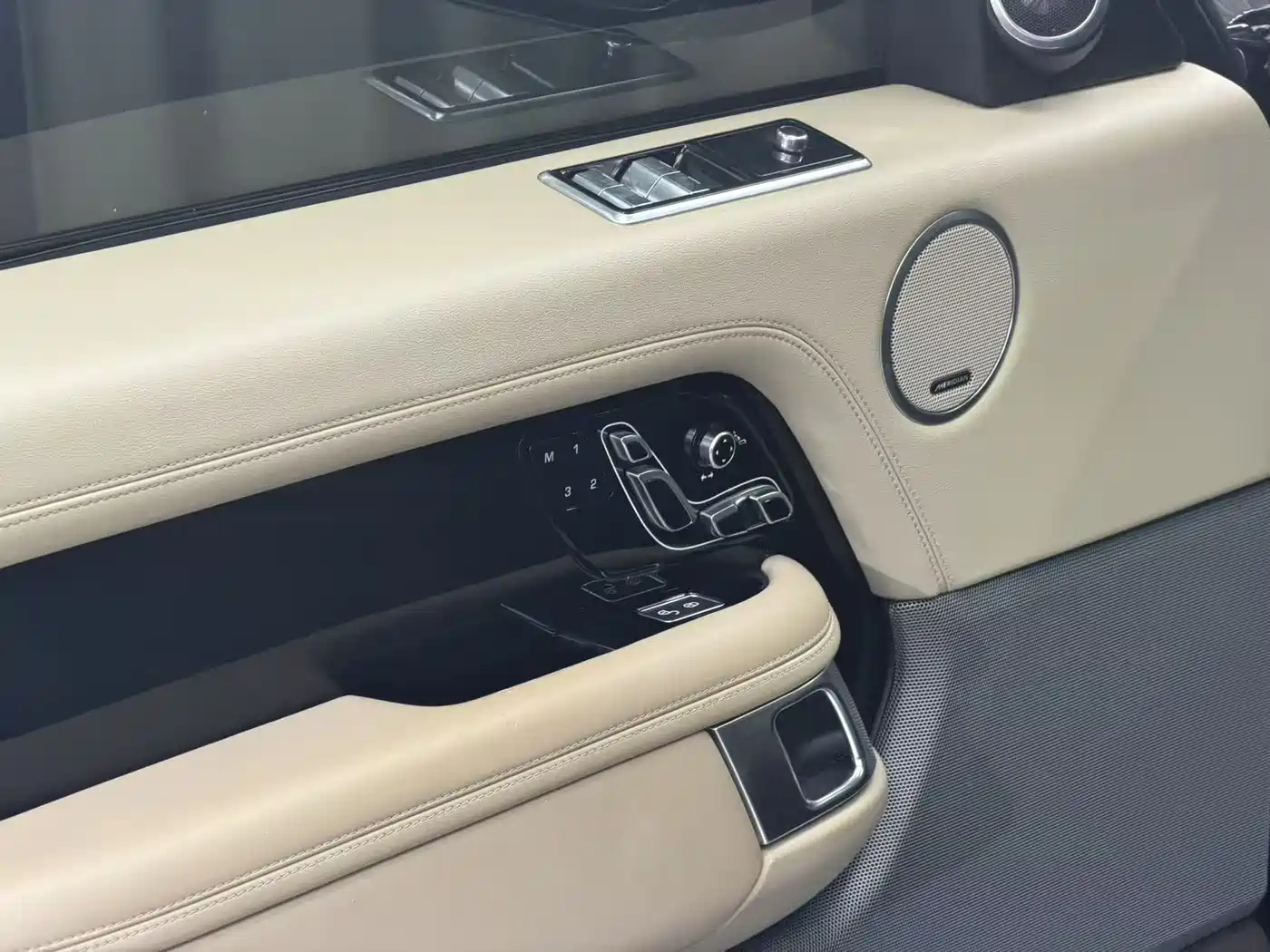 Land Rover Range Rover 2019 3.0 SCV6 Heritage Edition фото 5