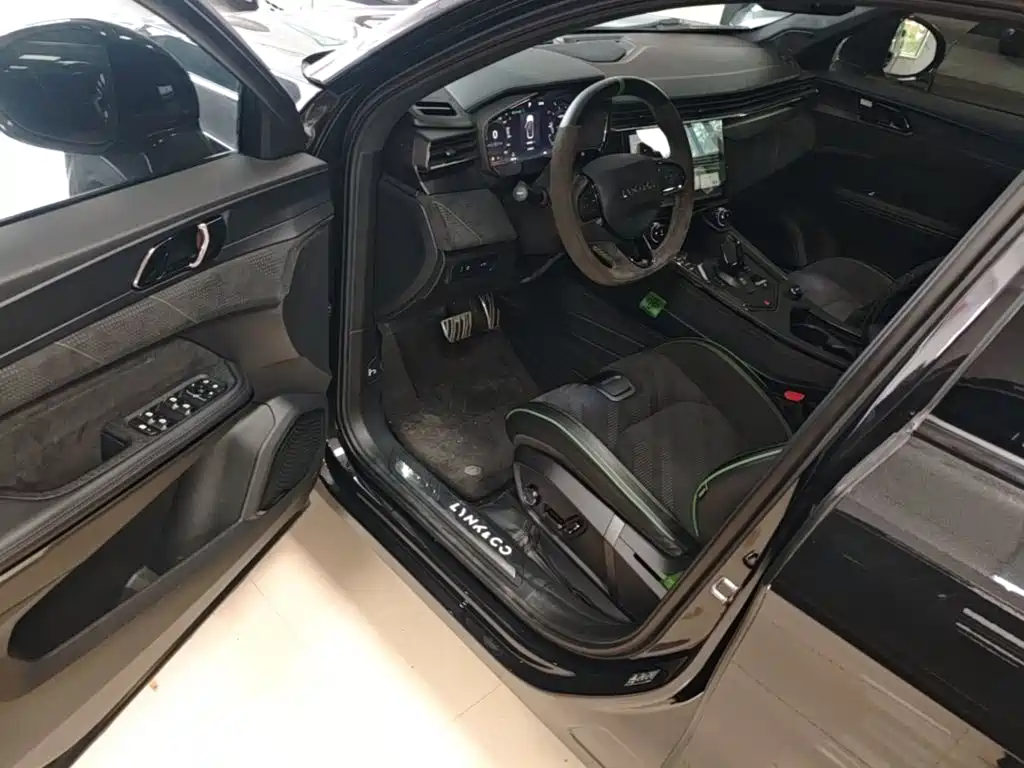 Lynk & Co 05 2023 2023 05+ 2.0TD AWD Explorer Edition