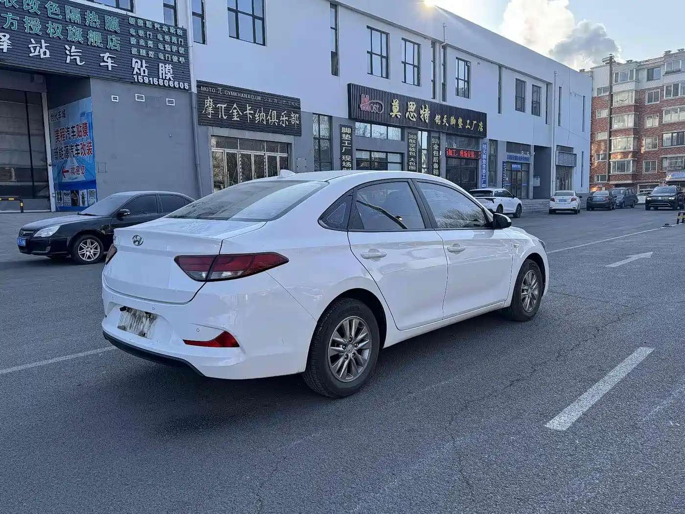 Hyundai Elantra 2020 1.6L Auto GL Pleasing Edition фото 4