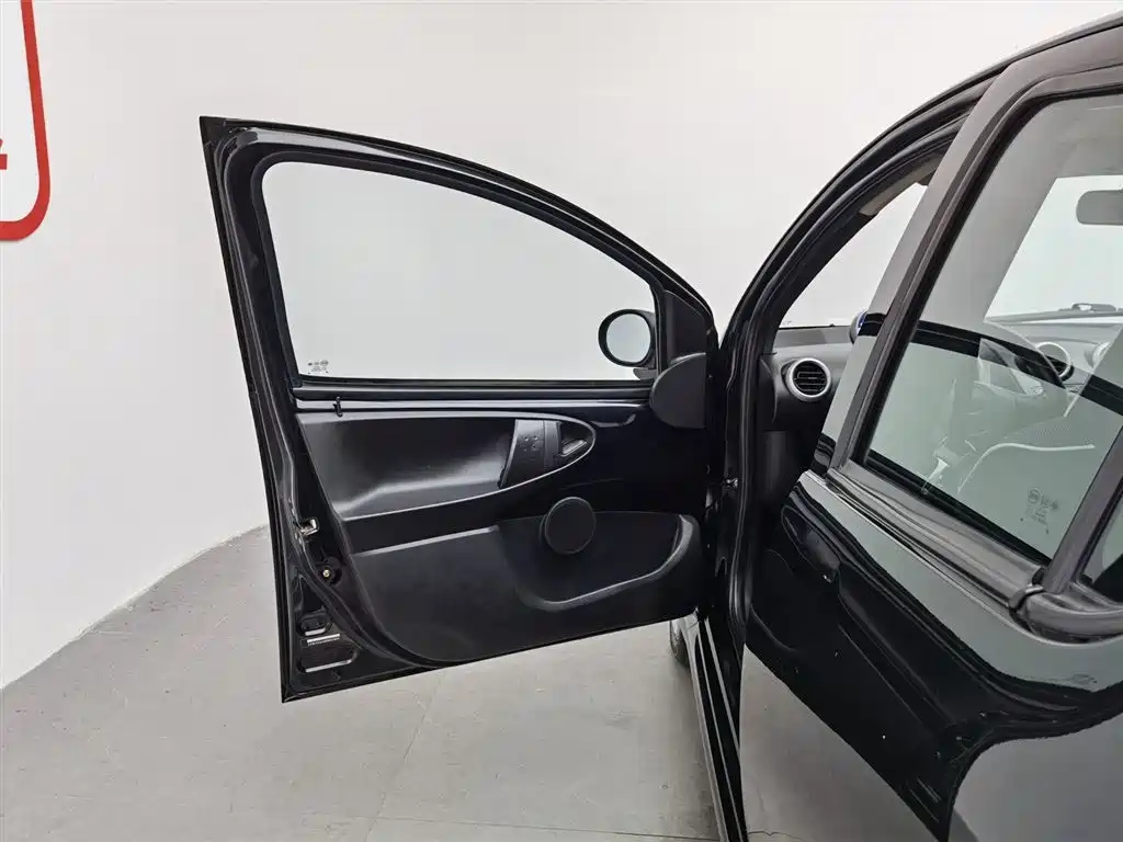 BYD F0 2015 1.0L AMT Xuan Cool Edition фото 8