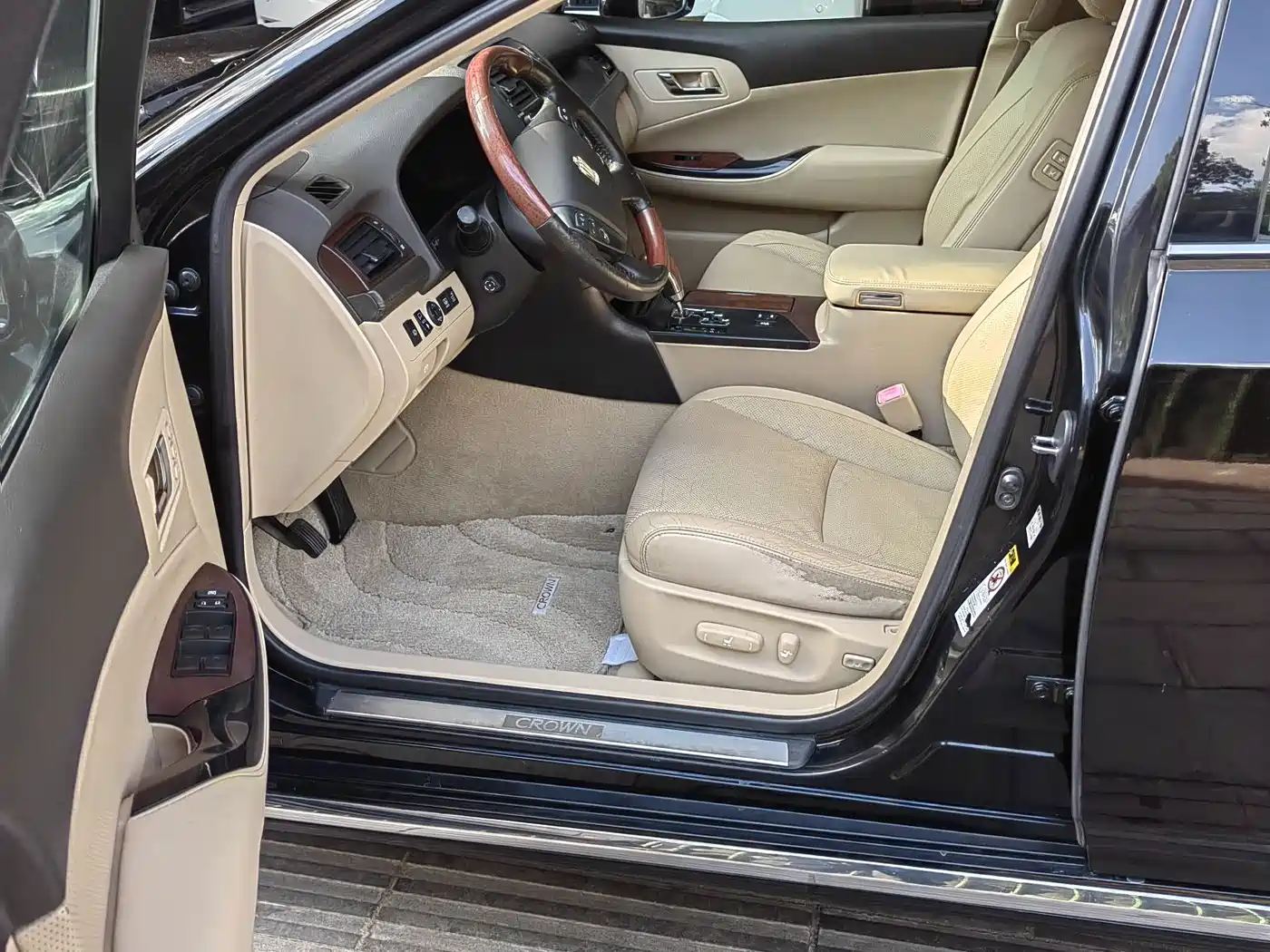 Toyota Crown 2010 3.0L Royal Saloon VIP фото 8