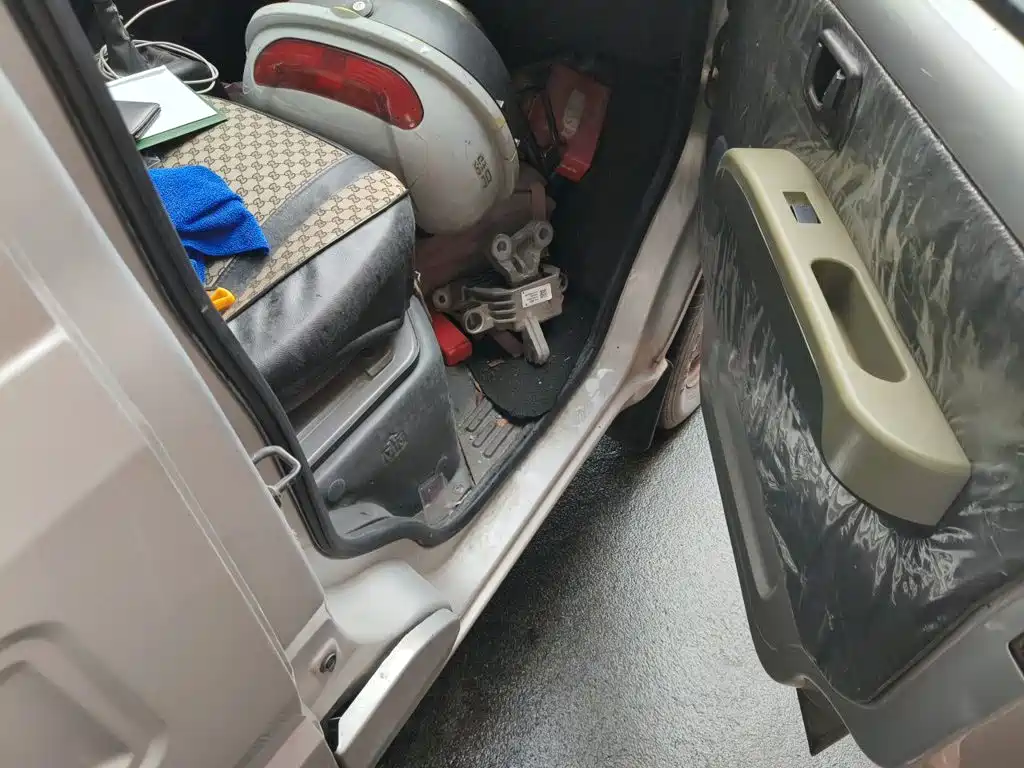 Wuling Motors Wuling Rongguang 2021 2020 1.5L Extended Basic Model China VI L3C