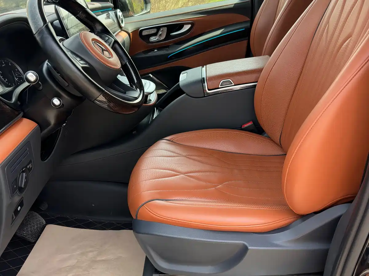 Mercedes-Benz Vito 2023 2.0T Business 7-Seater фото 4