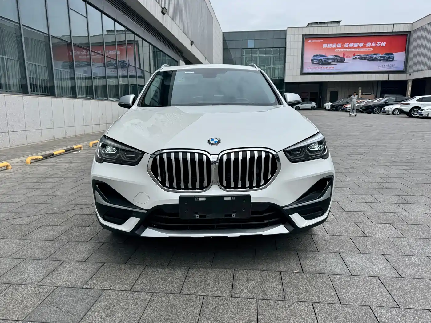BMW X1 2022 sDrive20Li Fashion фото 2