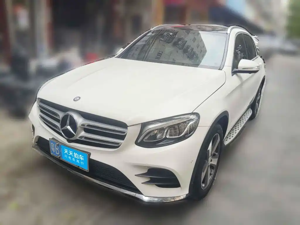 Фото 1 - Mercedes-Benz GLC