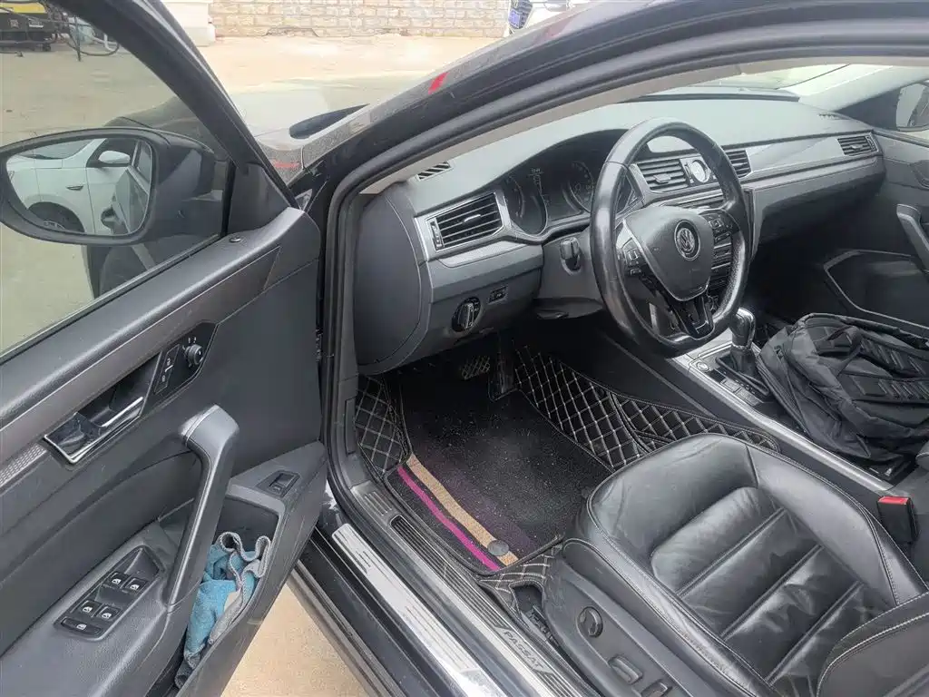 Volkswagen Passat 2017 330TSI DSG Prestige фото 16