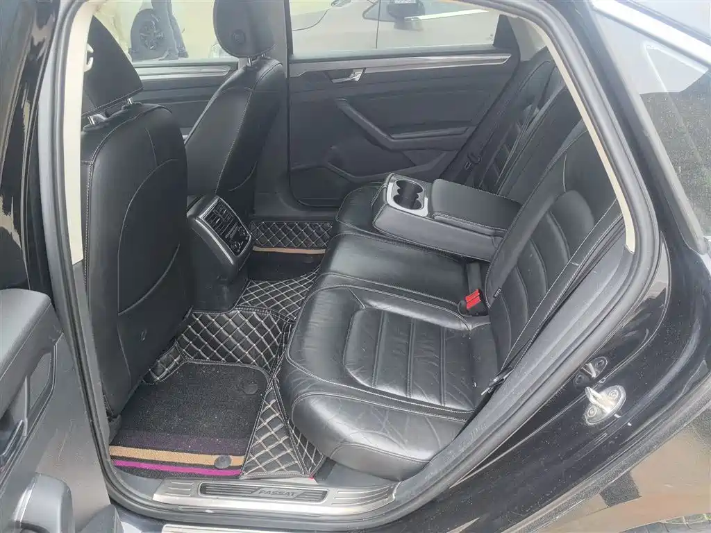 Volkswagen Passat 2017 330TSI DSG Prestige фото 17
