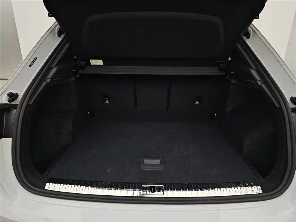 Audi Q3 2024 35 TFSI Fashion Sport фото 17
