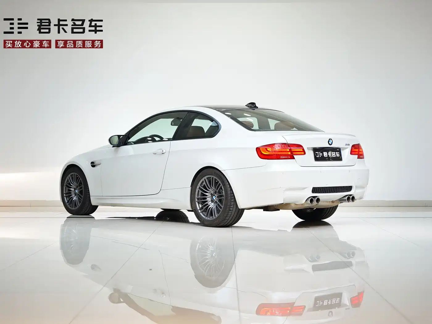BMW M3 2011 M3 Coupe Carbon Fiber Roof Edition фото 6