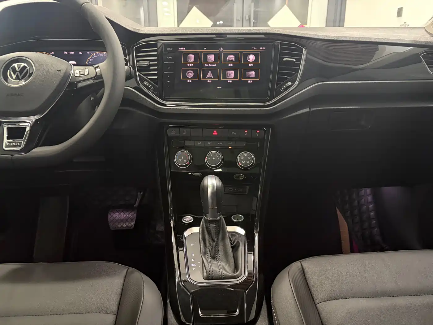 Volkswagen T-ROC 2022 280TSI DSG 2WD Comfort PLUS фото 9