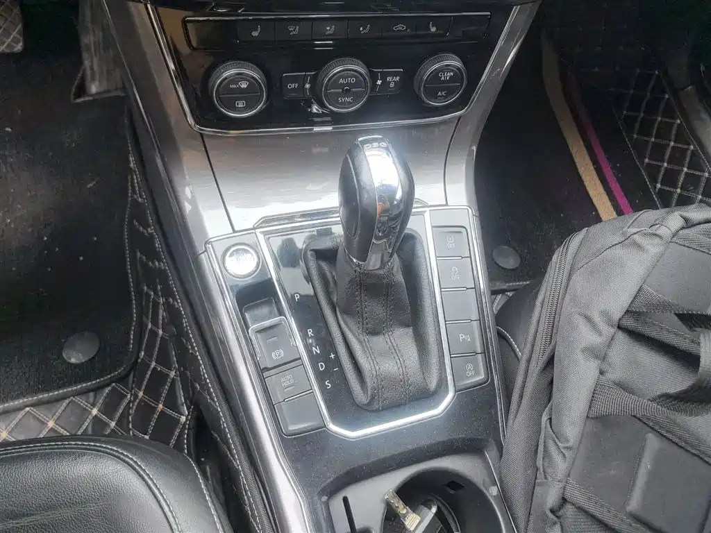 Volkswagen Passat 2017 330TSI DSG Prestige фото 14