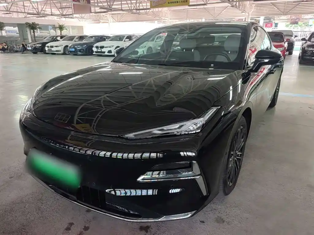 Geely Galaxy Galaxy Xingyao 8 2025 2025 130km EM-i Premium Edition