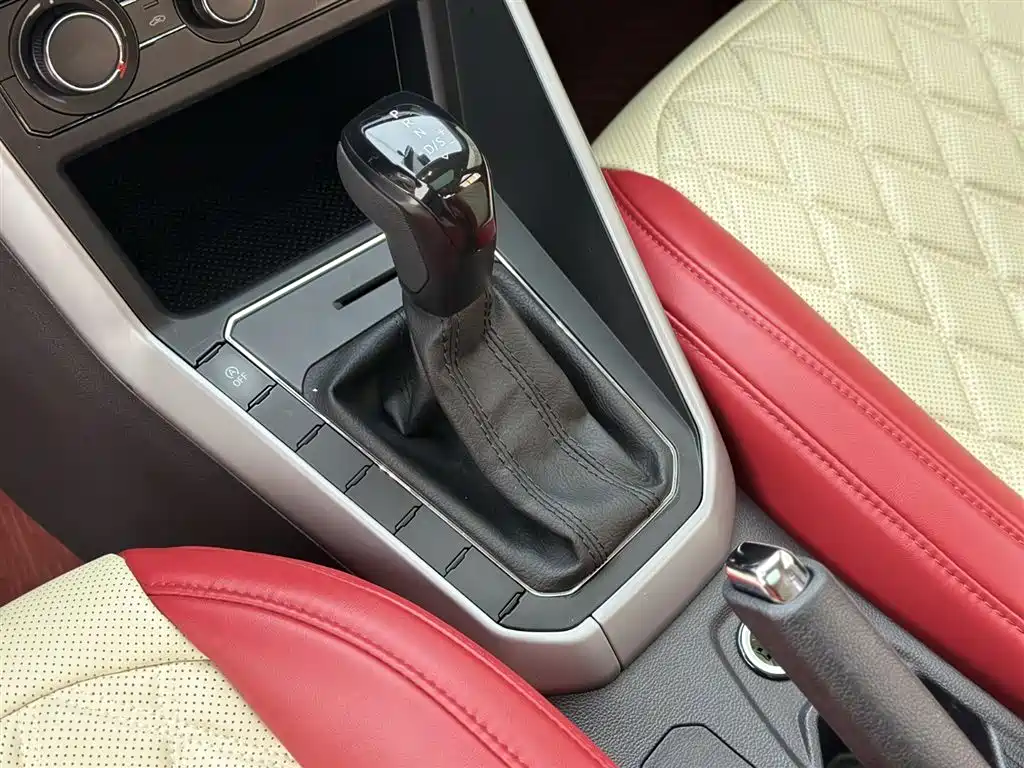 Volkswagen Polo 2021 Plus 1.5L Automatic Panorama Enjoyment Edition фото 19