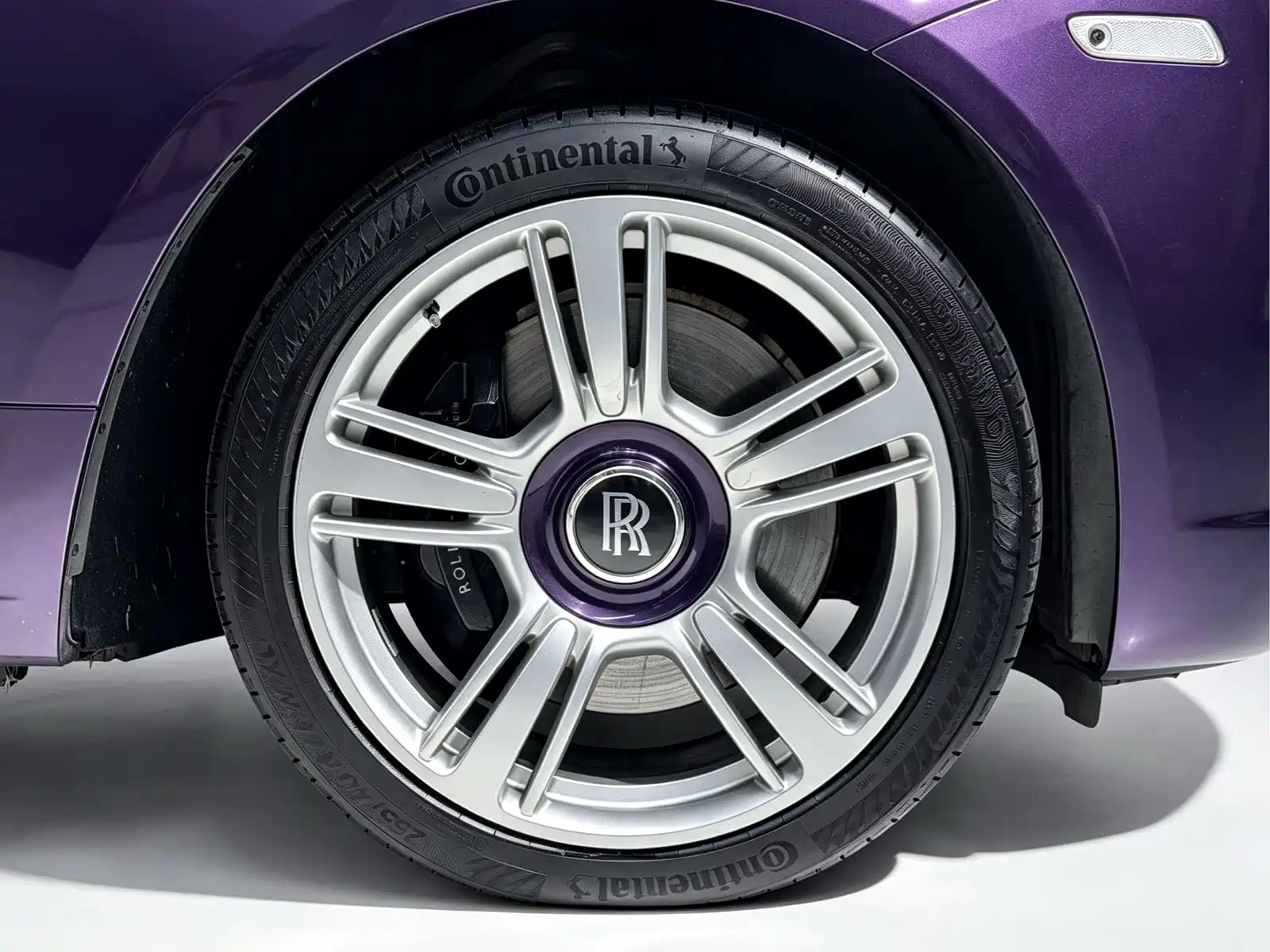 Фото 27 - Rolls-Royce Wraith