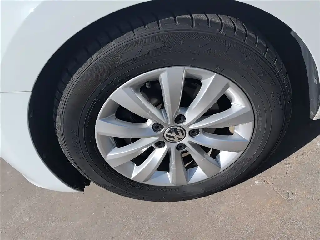 Volkswagen Beetle 2015 180TSI фото 23