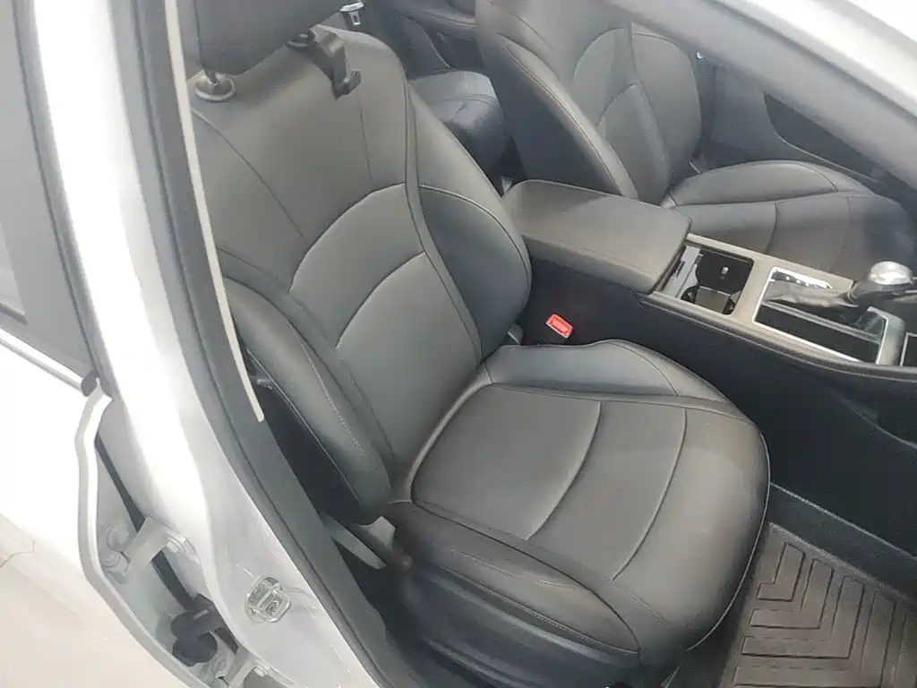 Фото 25 - Roewe i5