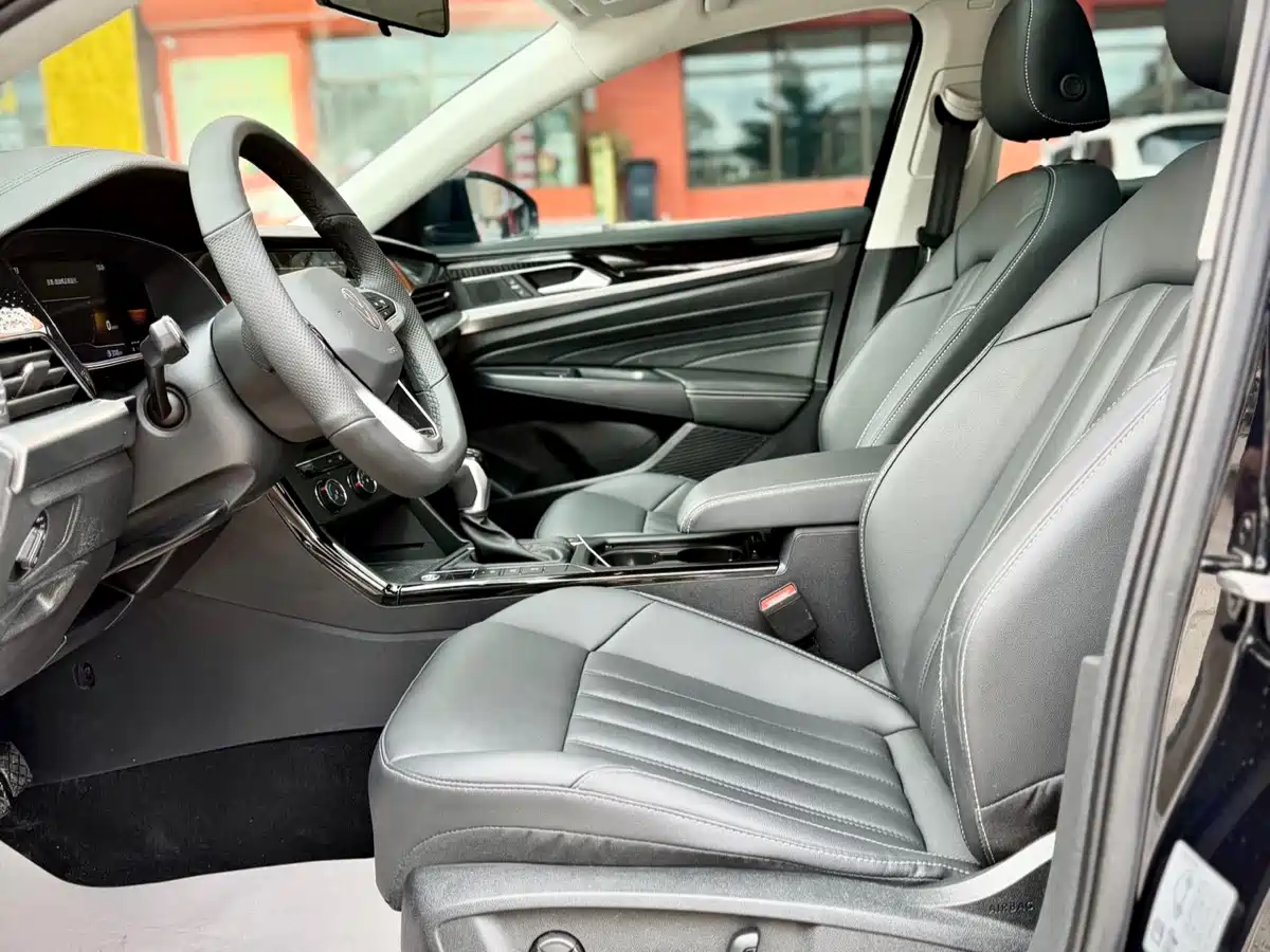 Volkswagen Passat 2022 280TSI Business Edition фото 9