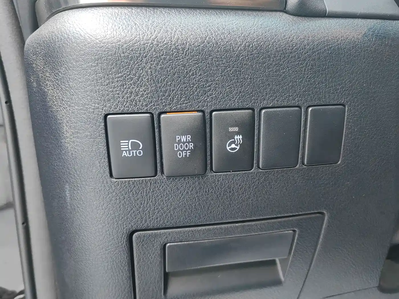 Toyota Vellfire 2020 Twin Engine 2.5L HV Luxury Edition фото 11