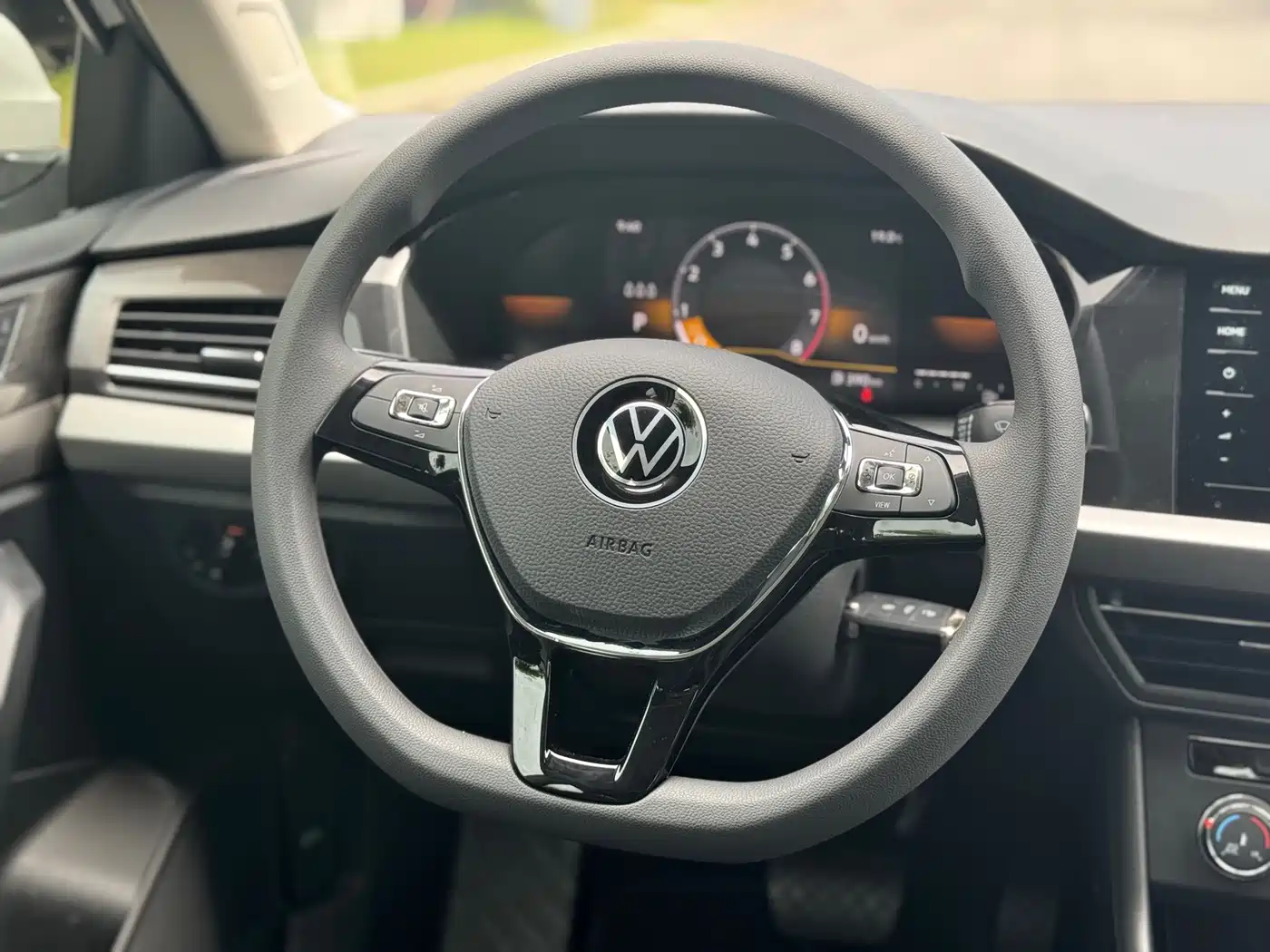 Volkswagen Lavida 2021 1.5L Auto Comfort Edition фото 17