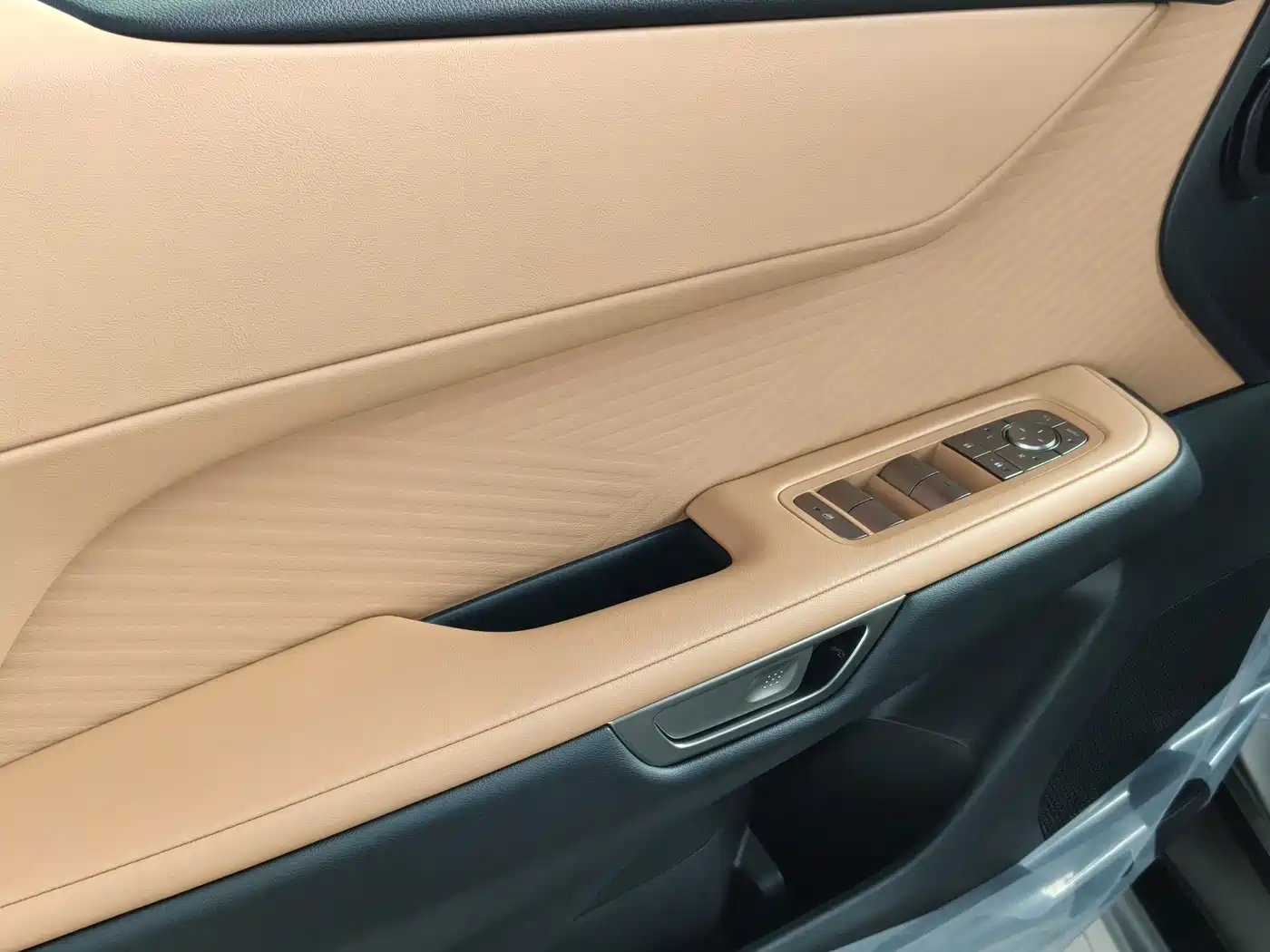 Lexus ES 2026 2025 Model 300h Base Version