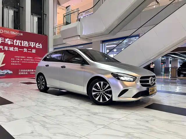 Mercedes-Benz B-Class 2019 B 200 Fashion — фото 1