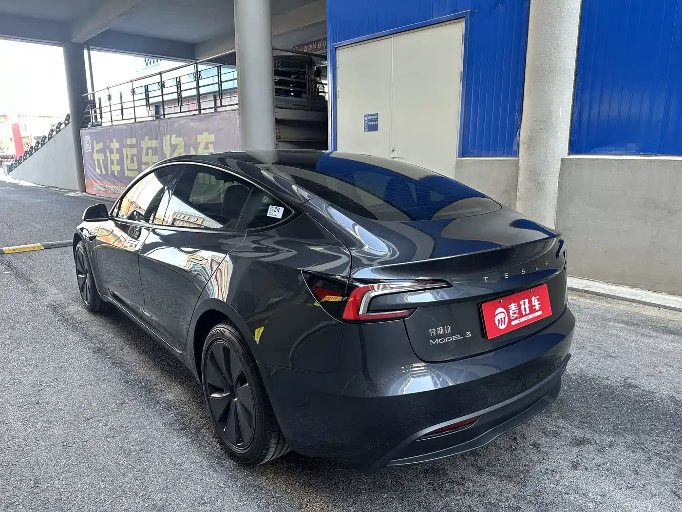 TESLA MODEL 3