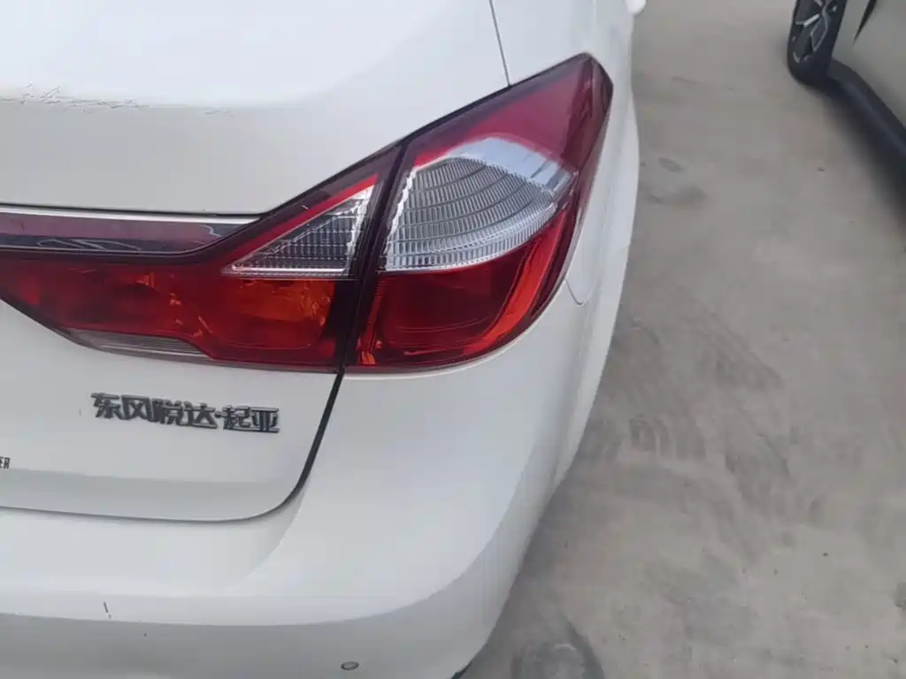 Photo 8 - Kia K3