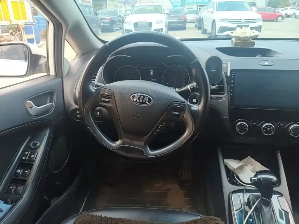 Photo 11 - Kia K3