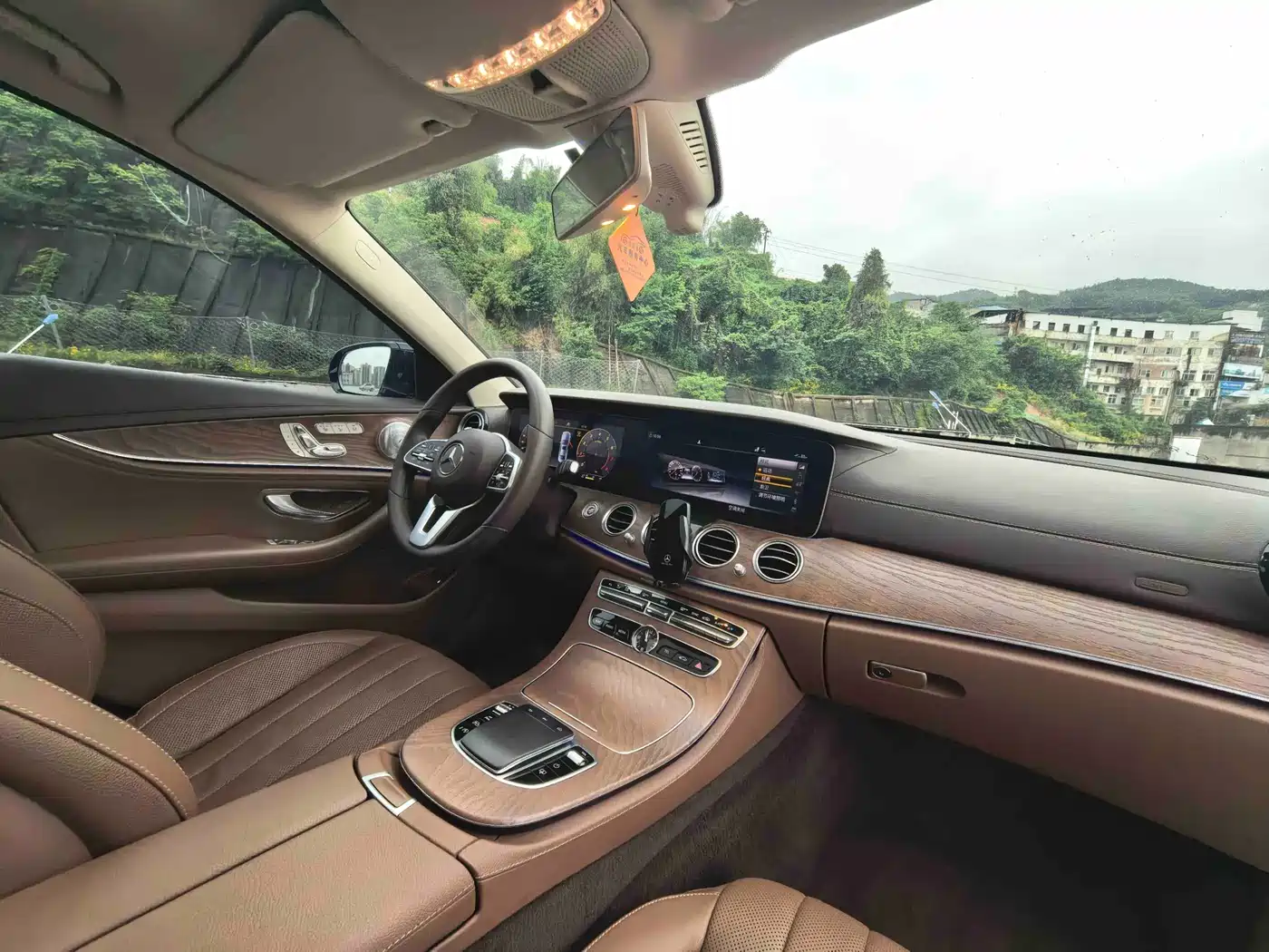 Mercedes-Benz E-Class 2020 E 300 L Luxury Model фото 14
