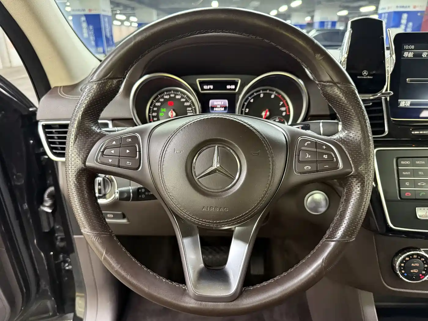 Mercedes-Benz GLS 2018 GLS 400 4MATIC Luxury фото 35