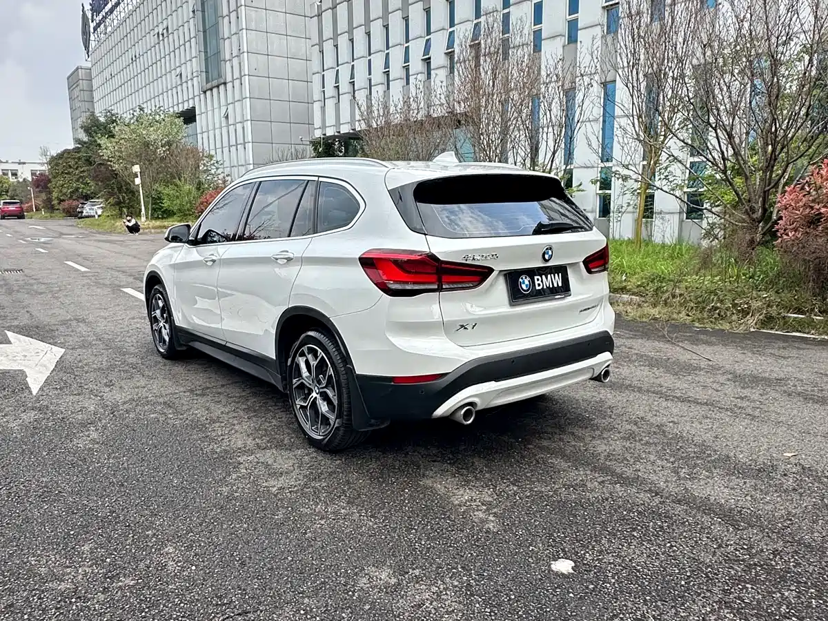 BMW X1 2020 sDrive25Li Leading Model фото 8