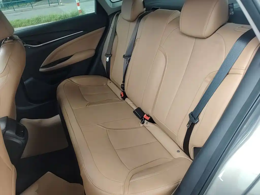 Фото 17 - Buick Excelle