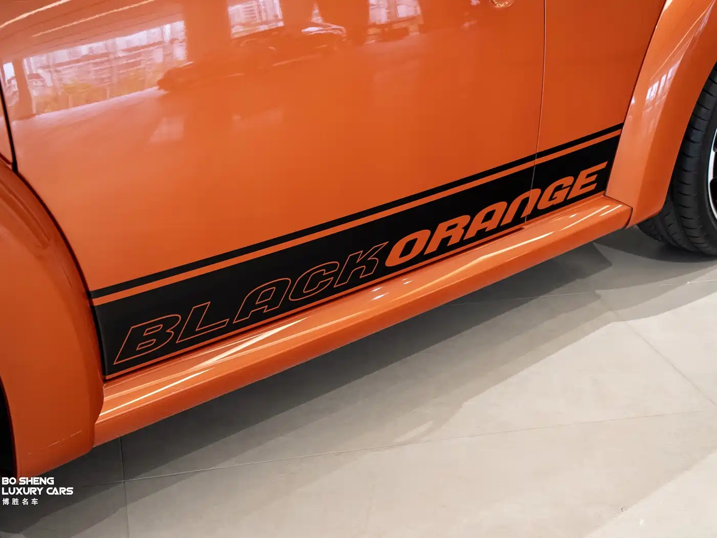 Volkswagen Beetle 2010 Model 2.0 BlackOrange Convertible Luxury Edition фото 31