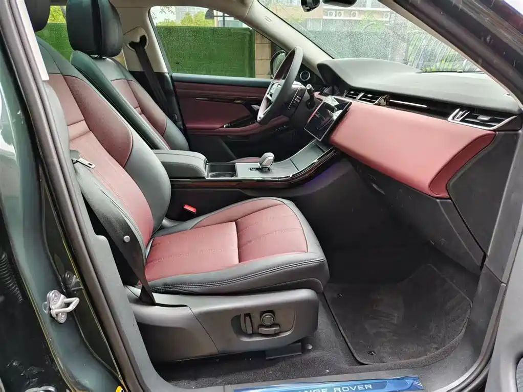 Land Rover Range Rover Evoque 2026 Range Rover Evoque L SE фото 7