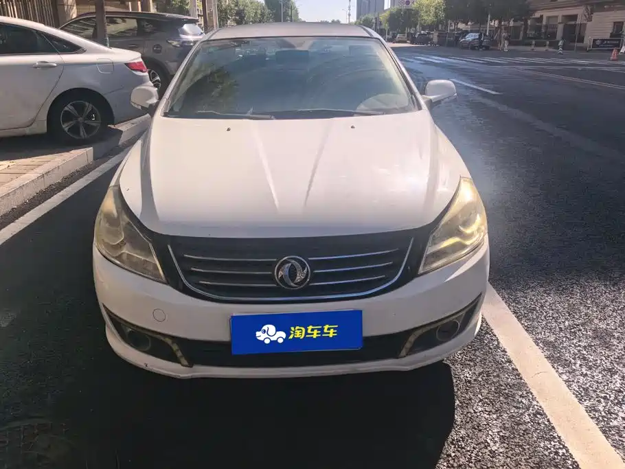 Dongfeng Aeolus Dongfeng Fengshen S30 2014 2013 1.6L Manual Elegance