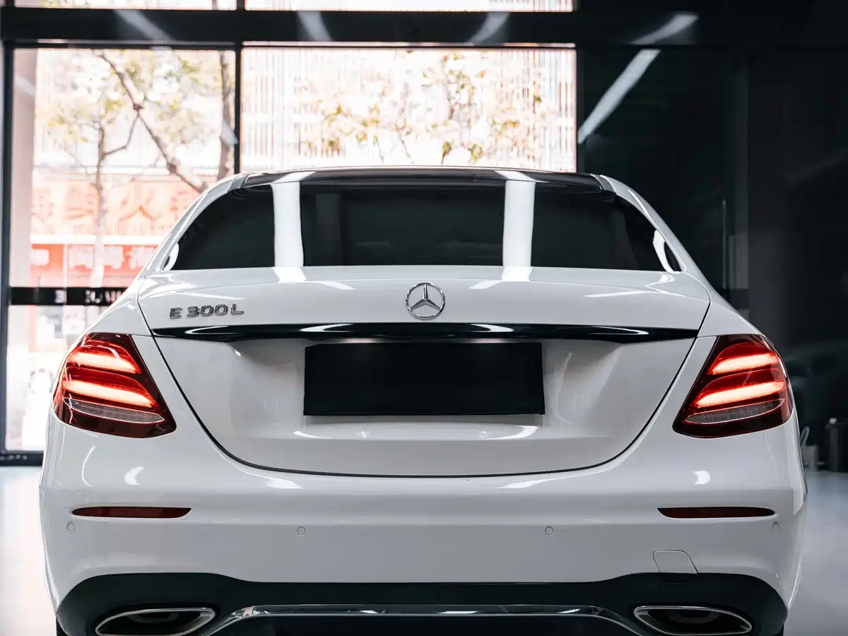 Mercedes-Benz E-Class 2017 E 300 L Sport Fashion фото 4