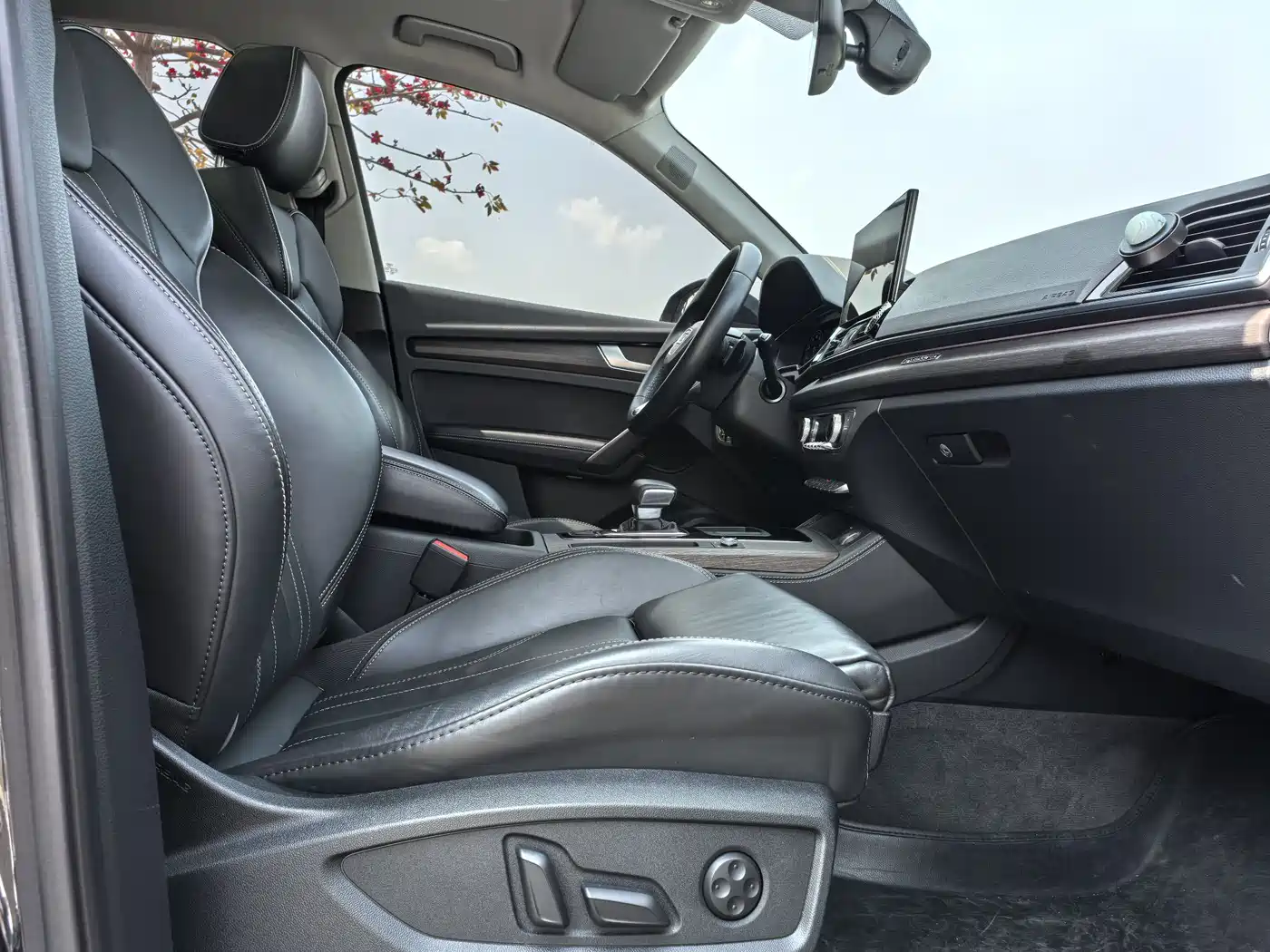 Audi Q5L 2022 Facelift 45T Premium Dynamic фото 14