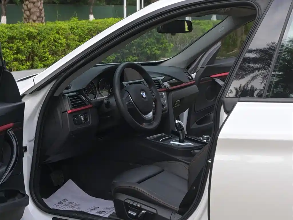 BMW 3 Series GT 2016 320i Design Package фото 39