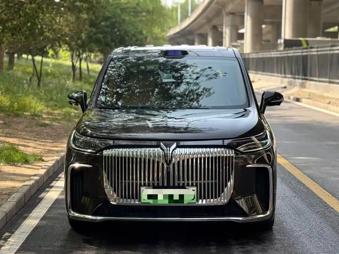 Voyah Auto Voyah Dreamer 2025 Model PHEV 4WD Premium QianKun Edition фото 2