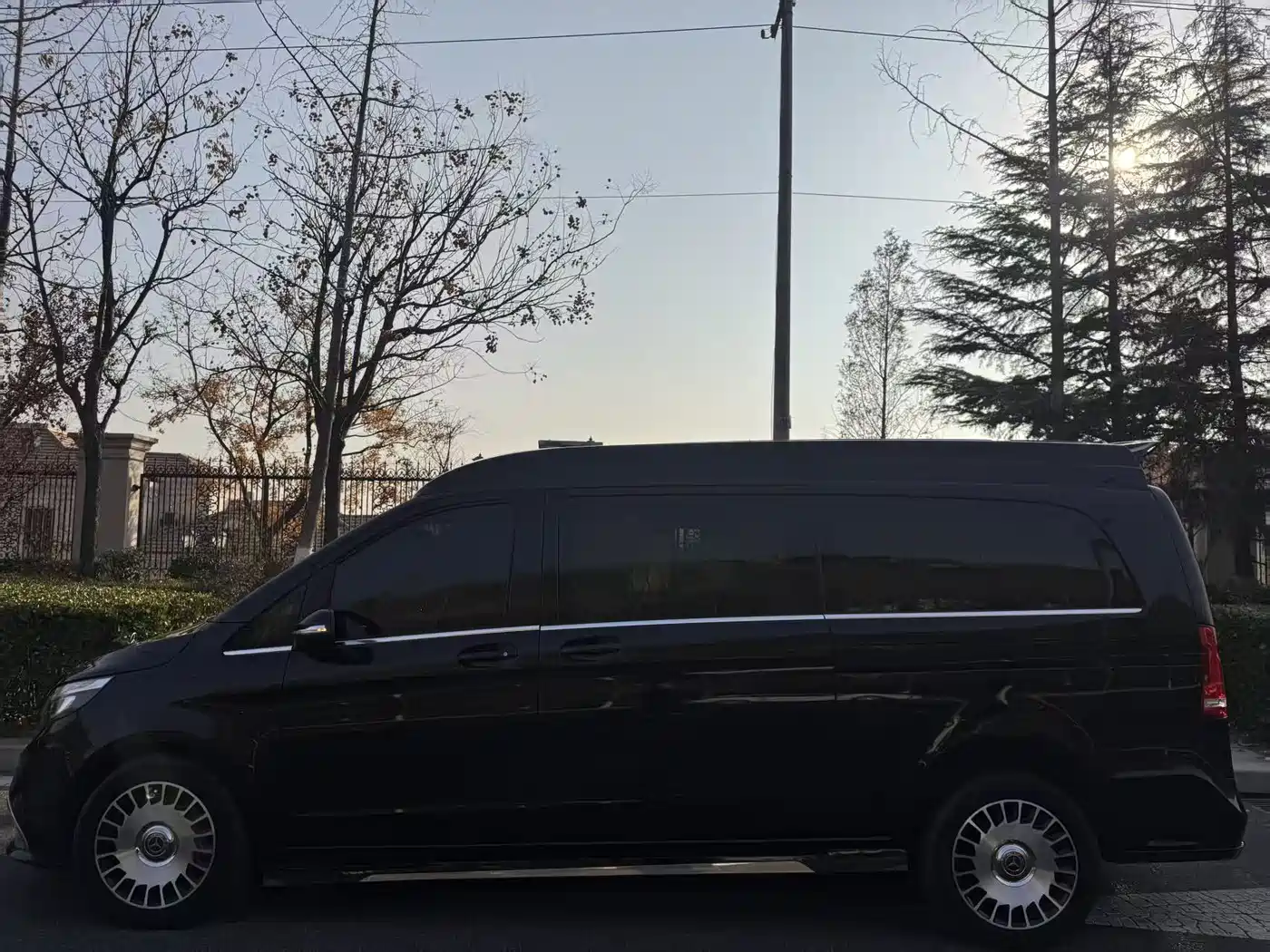Mercedes-Benz V-Class 2020 Model V 260 L Long Wheelbase Luxury фото 3
