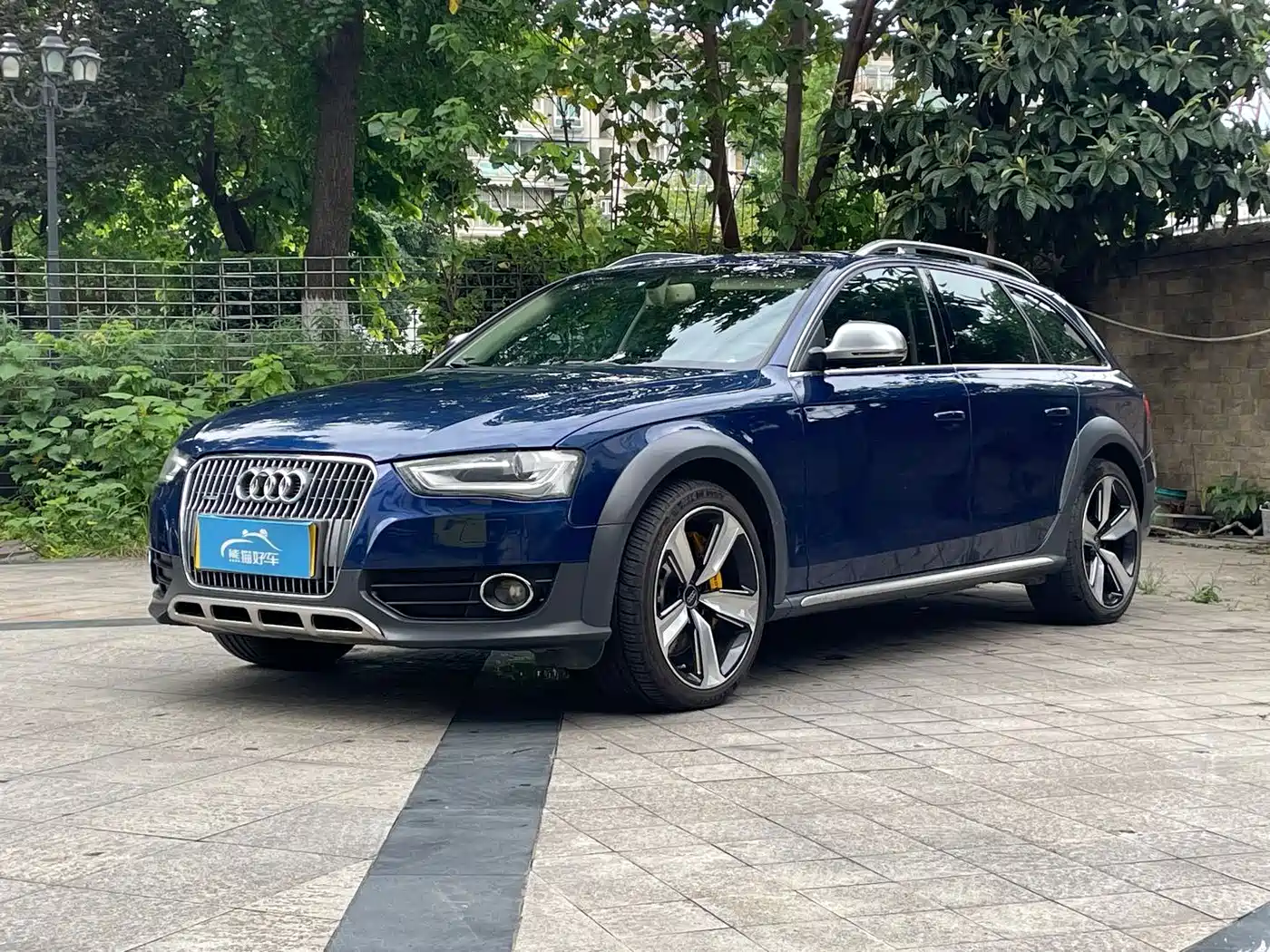 Photo 1 - Audi A4 (Import)