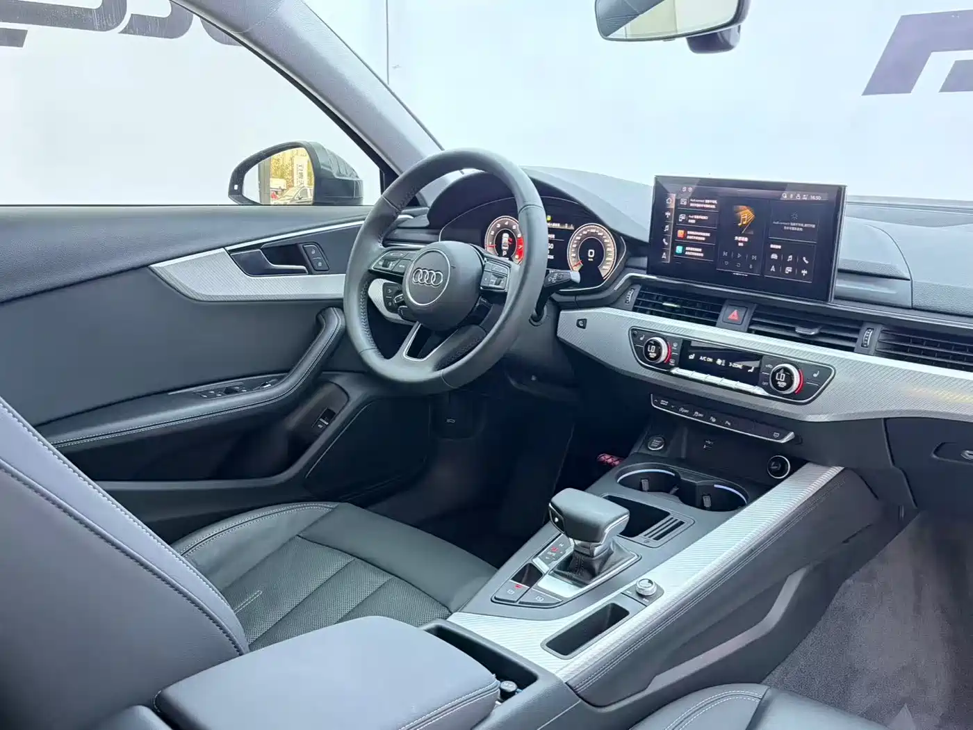 Фото 12 - Audi A4L