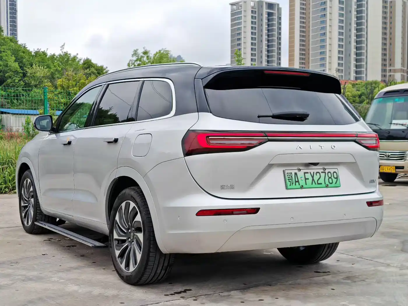 AITO Wenjie AITO M7 2024 1.5T AWD Plus 5-Seater фото 9