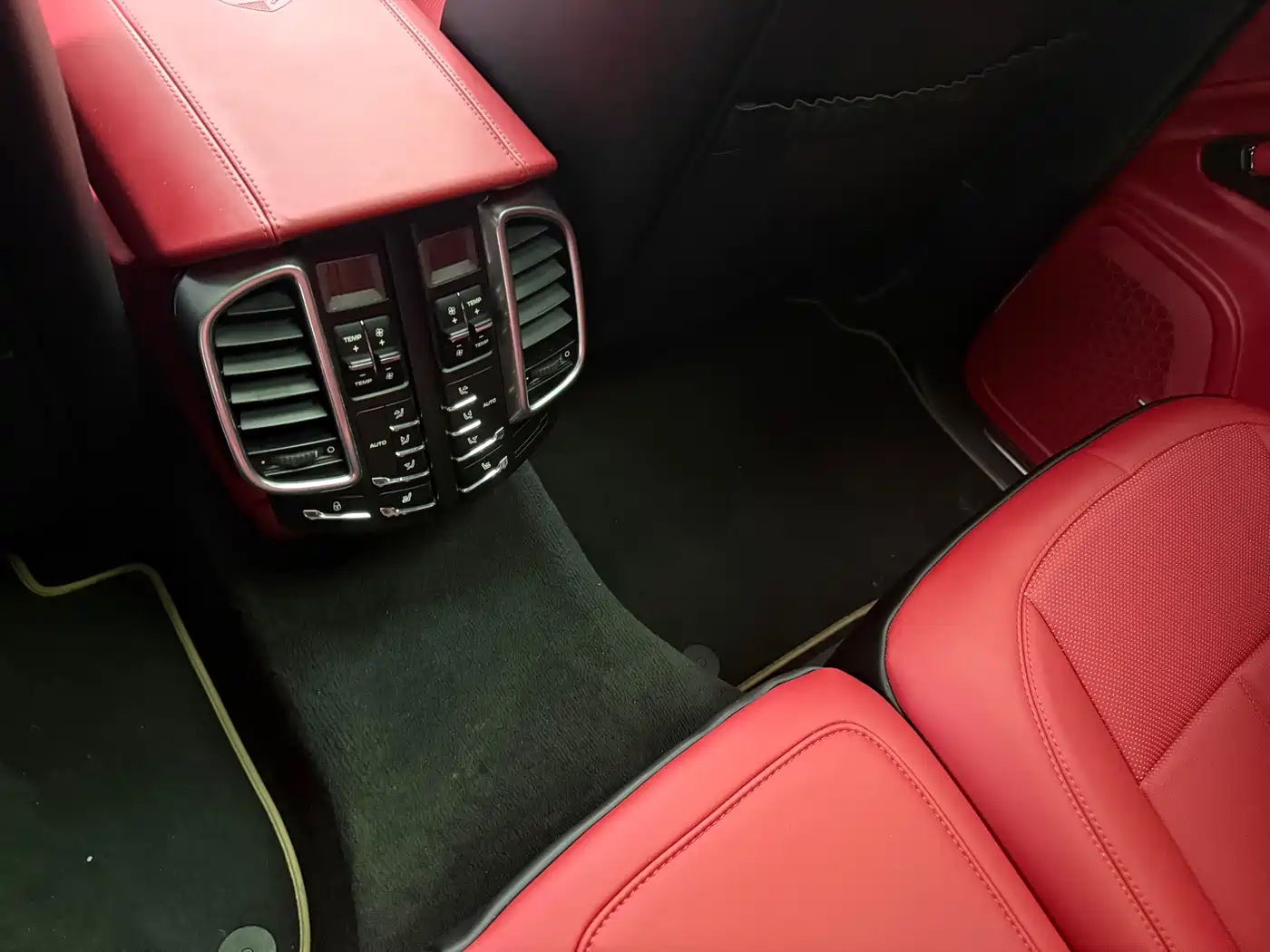 Porsche Cayenne 2014 Cayenne Platinum Edition 3.0T фото 7