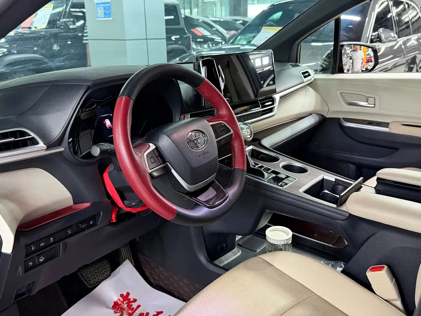 Toyota Granvia 2023 2.5L Hybrid Prestige PLUS Edition фото 10