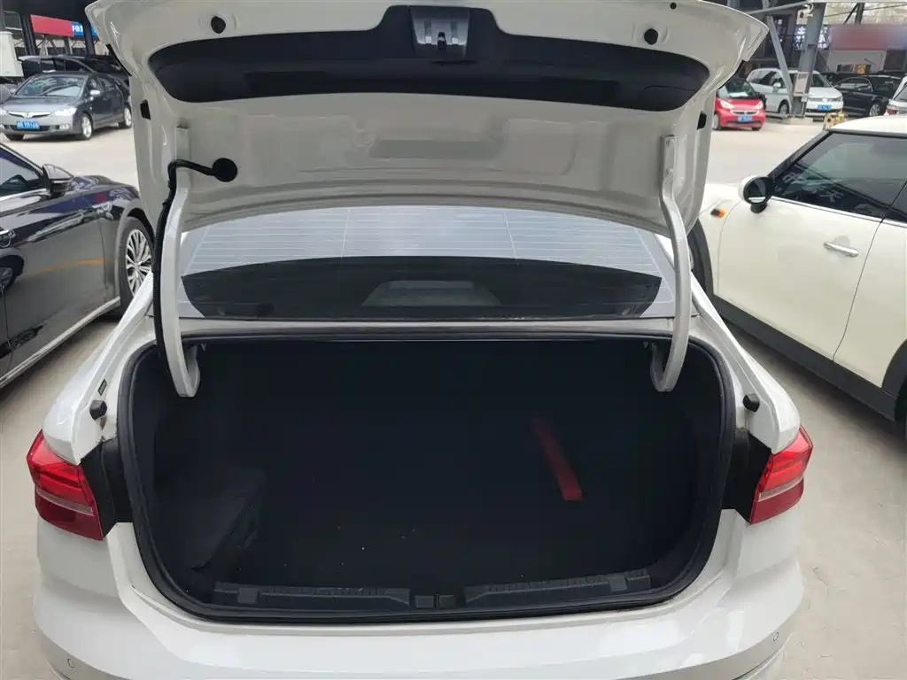 VOLKSWAGEN Lavida Pure Electric